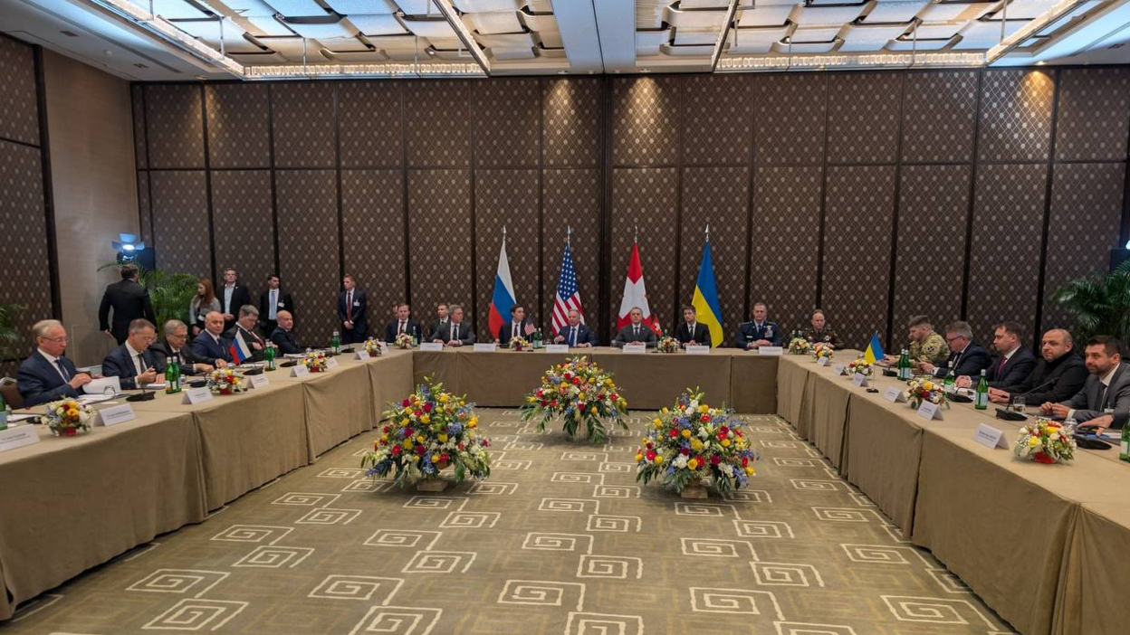 Russia’s Geneva Envoy Alleges UK and France Secretly Plot to Supply Ukraine with Nuclear Weapon to Undermine Peace Talks