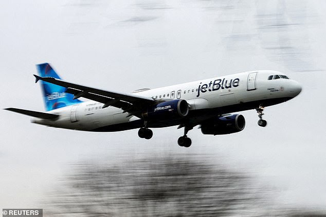 U.S. Low-Cost Airline Spirit Airlines Collapses After Antitrust Victory for Biden Administration