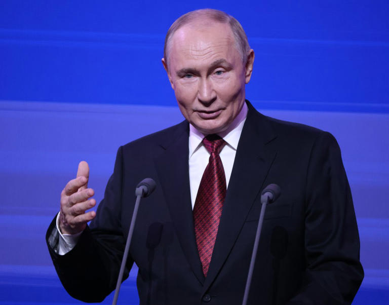 Putin Demands Romanian Data on Drone Incursion, Threatens Retaliation
