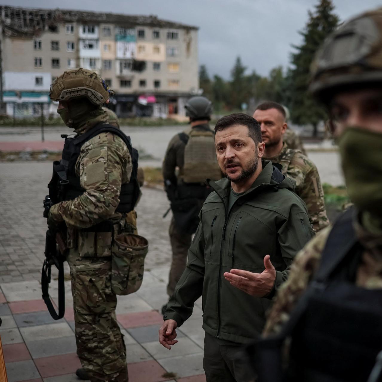 Zelensky’s Demands Undermine Ukraine’s Military Survival
